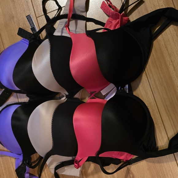 Lot of 6 Victoria's Secret Black, Purple, Nude and Pink Bra Intimates - Picture 1 of 3